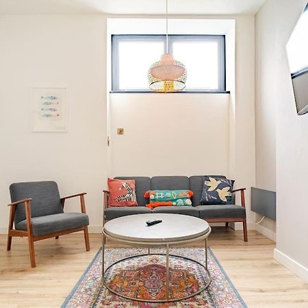 Stunning 2 Bed Apartment, Heart Of The Barbican Plymouth Esterno foto