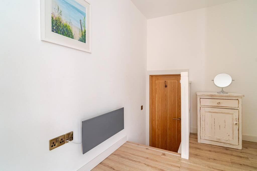 Stunning 2 Bed Apartment, Heart Of The Barbican Plymouth Esterno foto