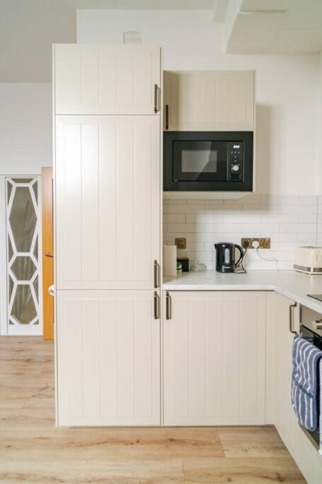 Stunning 2 Bed Apartment, Heart Of The Barbican Plymouth Esterno foto